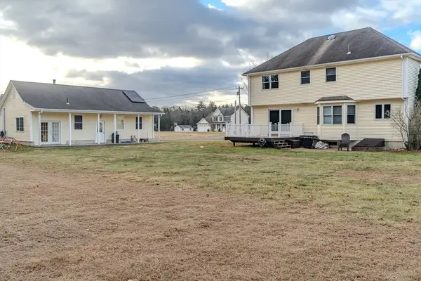 95 Gunn Rd, Southampton, MA 01073