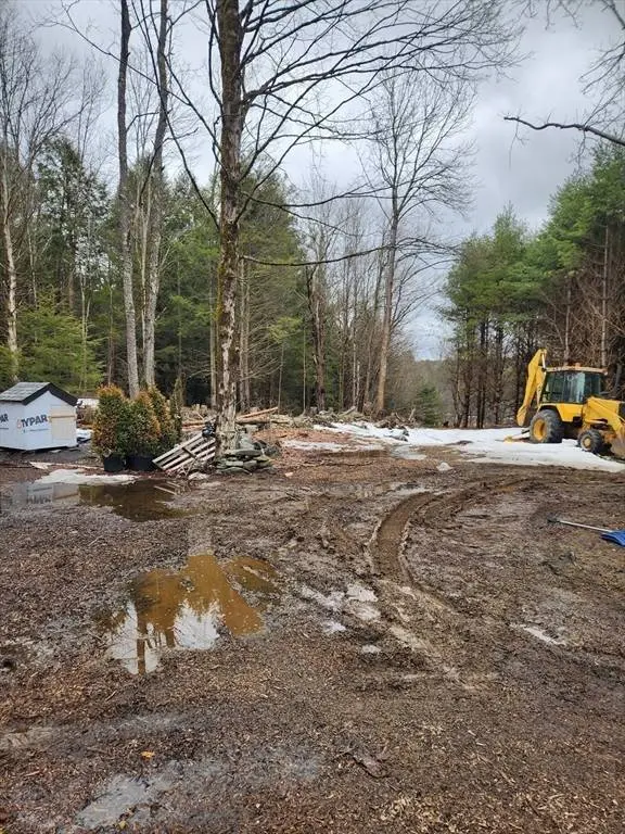 54 E Main St, Plainfield, MA 01070