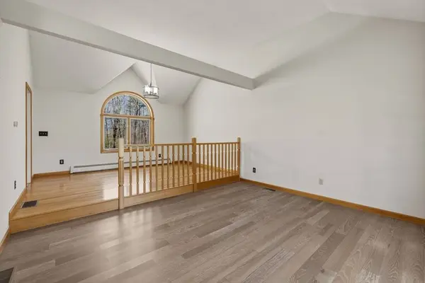 7 Terry Ln, Belchertown, MA 01007