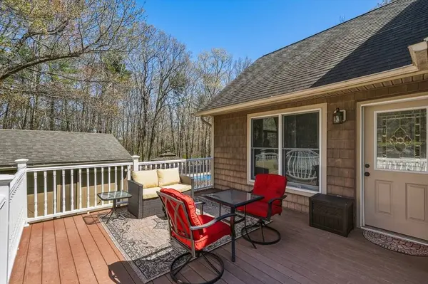 7 Terry Ln, Belchertown, MA 01007