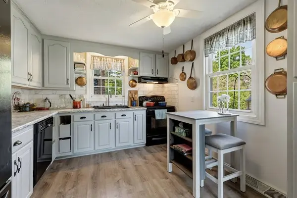 460 State St, Belchertown, MA 01007