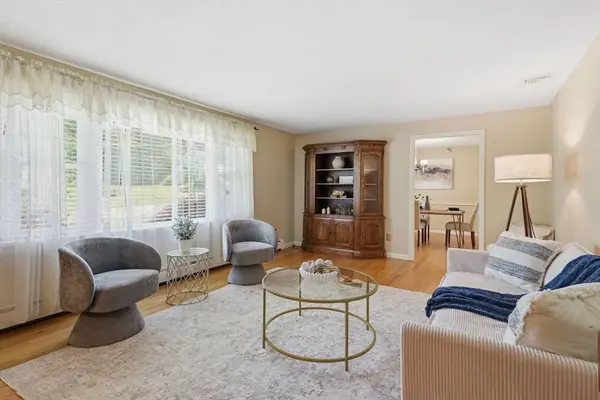 3 Beechwood Dr, Wilbraham, MA 01095