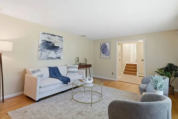 3 Beechwood Dr, Wilbraham, MA 01095