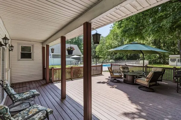 75 Clematis Rd, Agawam, MA 01001
