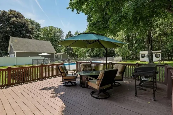 75 Clematis Rd, Agawam, MA 01001