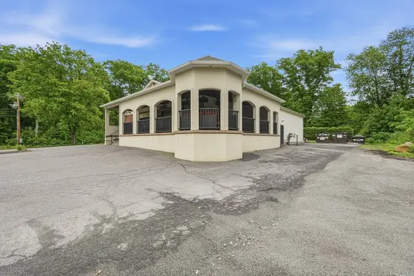 1426-1428 Center St, Ludlow, MA 01056