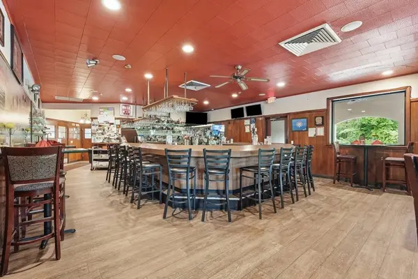 1426-1428 Center St, Ludlow, MA 01056