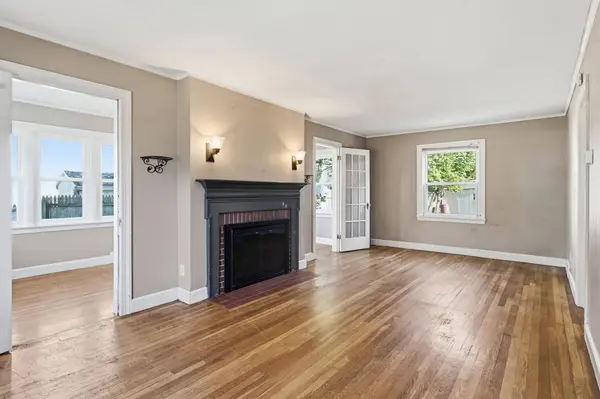 46 Mckinley Ter, Westfield, MA 01085