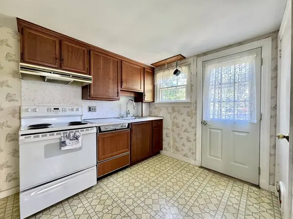 262 W Shore Dr, Marblehead, MA 01945
