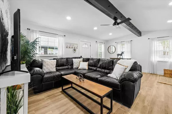 708 53RD AVE N, St Petersburg, FL 33703