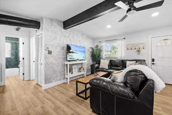 708 53RD AVE N, St Petersburg, FL 33703