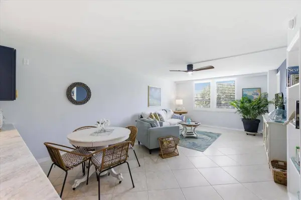 2621 COVE CAY DR #302, Clearwater, FL 33760