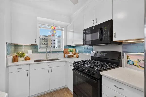 6025 SHORE BLVD S #304, Gulfport, FL 33707