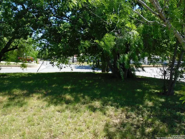 3827 Bay St, San Antonio, TX 78237