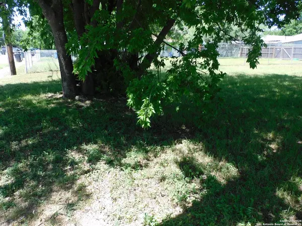 3827 Bay St, San Antonio, TX 78237