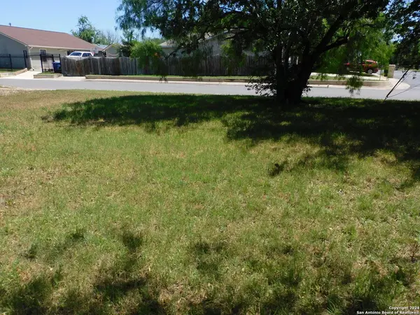 3827 Bay St, San Antonio, TX 78237