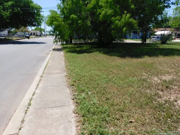 3827 Bay St, San Antonio, TX 78237