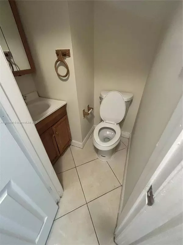 4156 SW 24th St #A, Fort Lauderdale, FL 33317