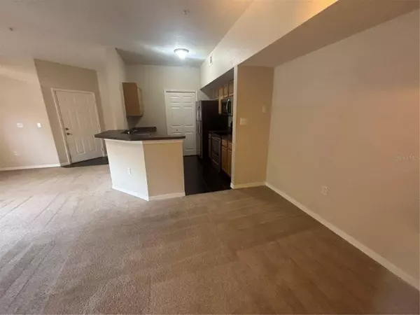 6071 WESTGATE DR #315, Orlando, FL 32835