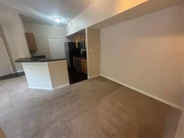 6071 WESTGATE DR #315, Orlando, FL 32835