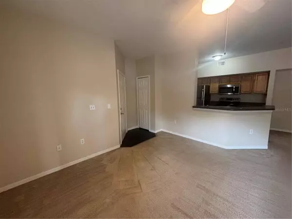 6071 WESTGATE DR #315, Orlando, FL 32835