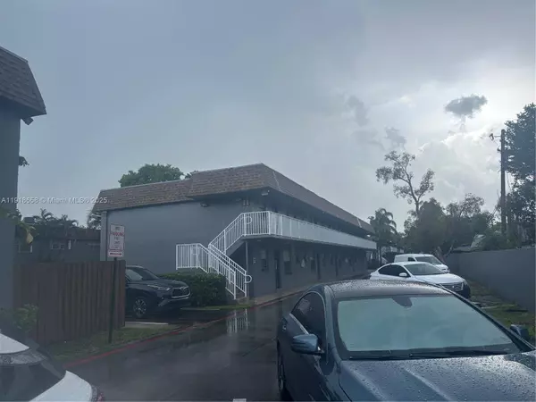 4871 NW 9th Dr #4871, Plantation, FL 33317