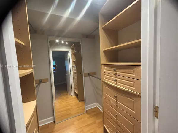 4871 NW 9th Dr #4871, Plantation, FL 33317