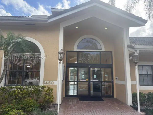 323 E Palm Cir E, Pembroke Pines, FL 33025
