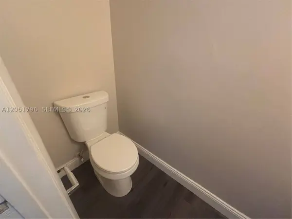 323 E Palm Cir E, Pembroke Pines, FL 33025