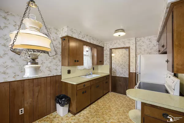 13559 Rosedale Street, Southgate, MI 48195