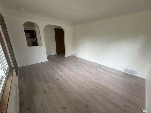 21581 Huron River Drive, New Boston, MI 48164