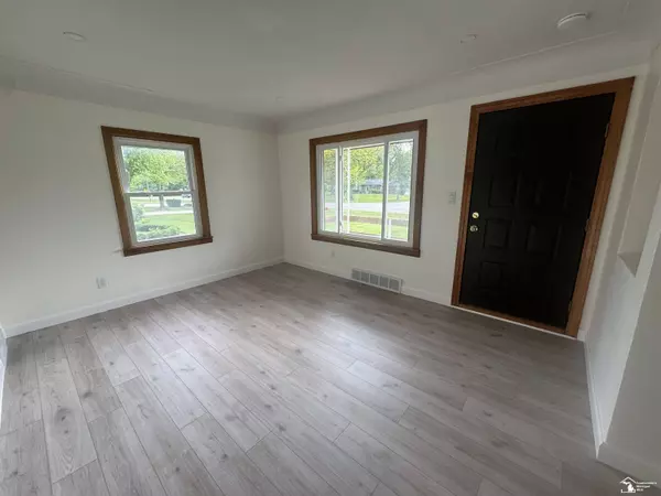 21581 Huron River Drive, New Boston, MI 48164