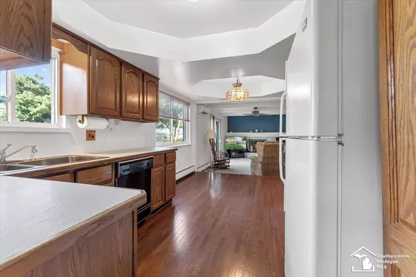 34283 Six Mile Road, Livonia, MI 48152