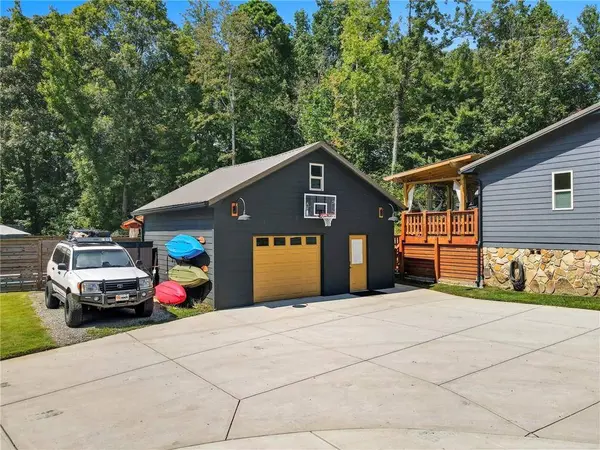 1104 Palm ST, Canton, GA 30115