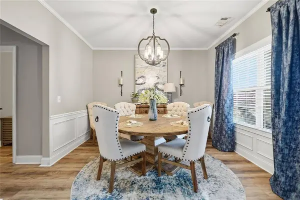 423 Crestmont LN, Canton, GA 30114