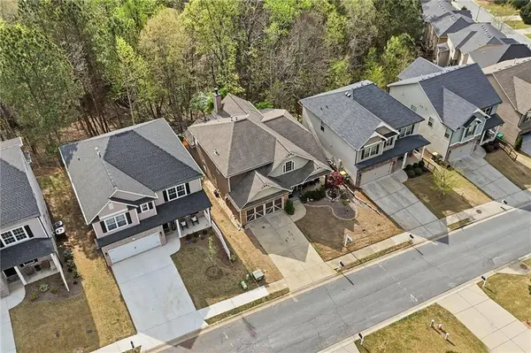 423 Crestmont LN, Canton, GA 30114