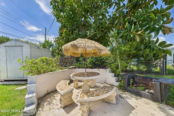 959 Eyerly LN NE, Palm Bay, FL 32905