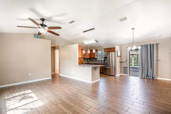 490 Candlestick AVE NE, Palm Bay, FL 32907