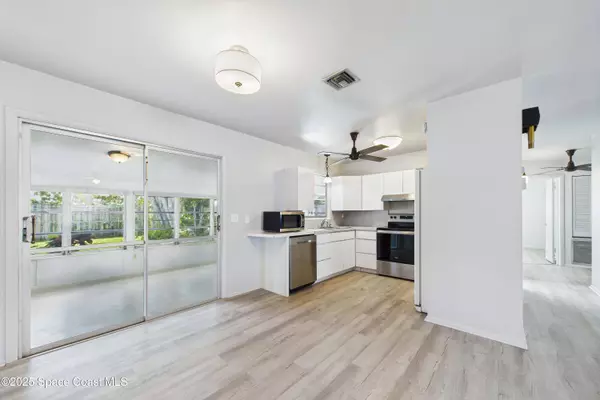 959 Eyerly LN NE, Palm Bay, FL 32905