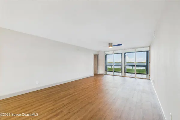 300 S Sykes Creek Pkwy #106, Merritt Island, FL 32952