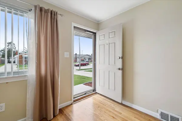 31920 St Margaret, Saint Clair Shores, MI 48082