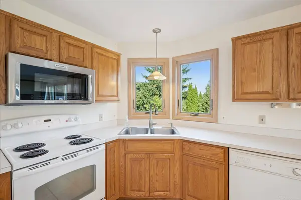 43176 Crissman Court, Sterling Heights, MI 48314