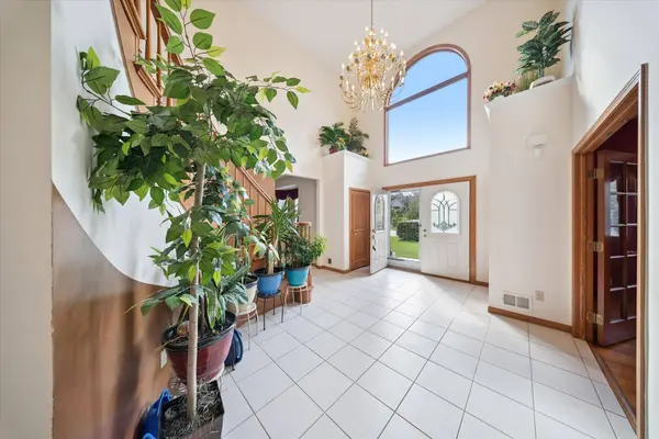 40448 Emerald W, Clinton Twp, MI 48038