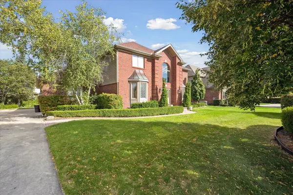 40448 Emerald W, Clinton Twp, MI 48038