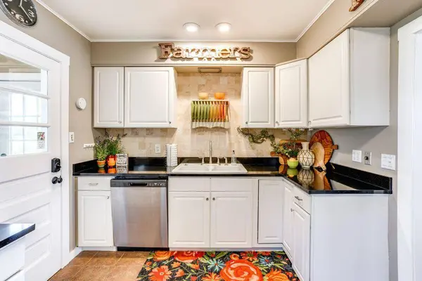 51479 Summit Street, Paw Paw, MI 49079