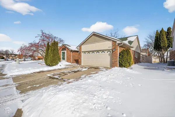 44174 Rivergate Drive, Clinton Township, MI 48038