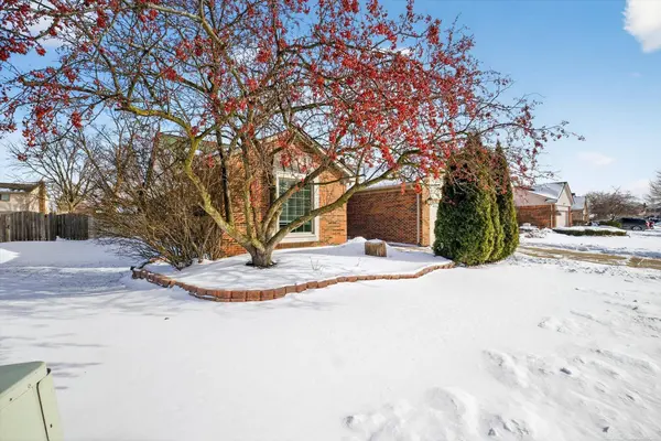 44174 Rivergate Drive, Clinton Township, MI 48038