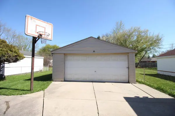 18905 Woodland Street, Harper Woods, MI 48225