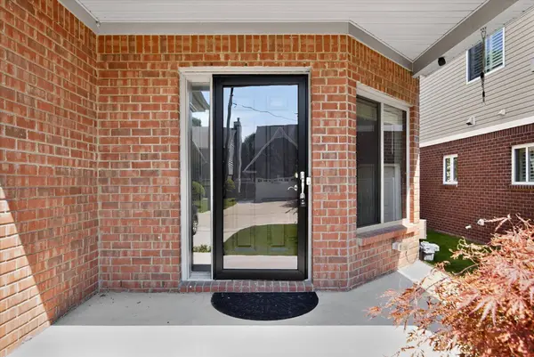 28000 Worthington Street, Saint Clair Shores, MI 48081