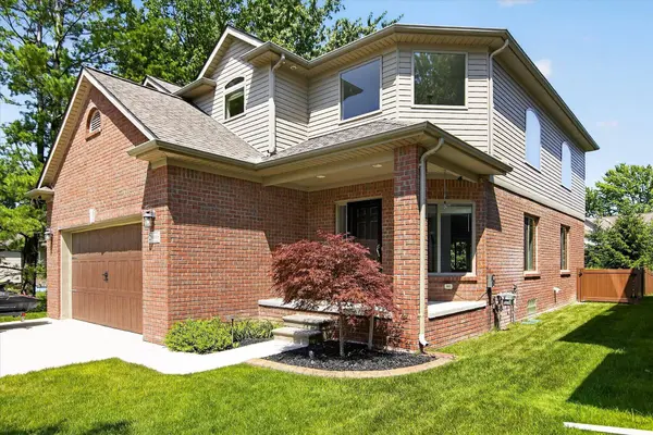 28000 Worthington Street, Saint Clair Shores, MI 48081